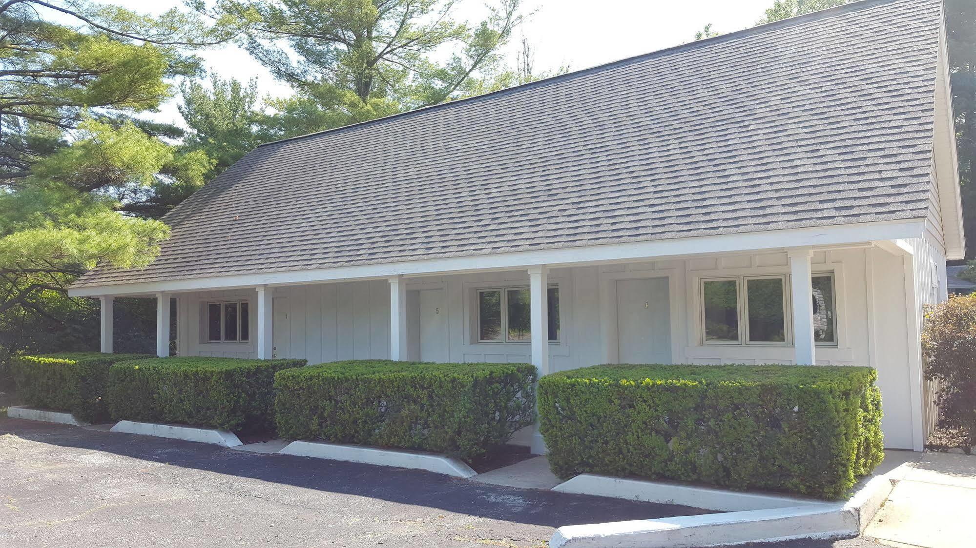 Captain'S Quarters Motel Saugatuck Exterior photo