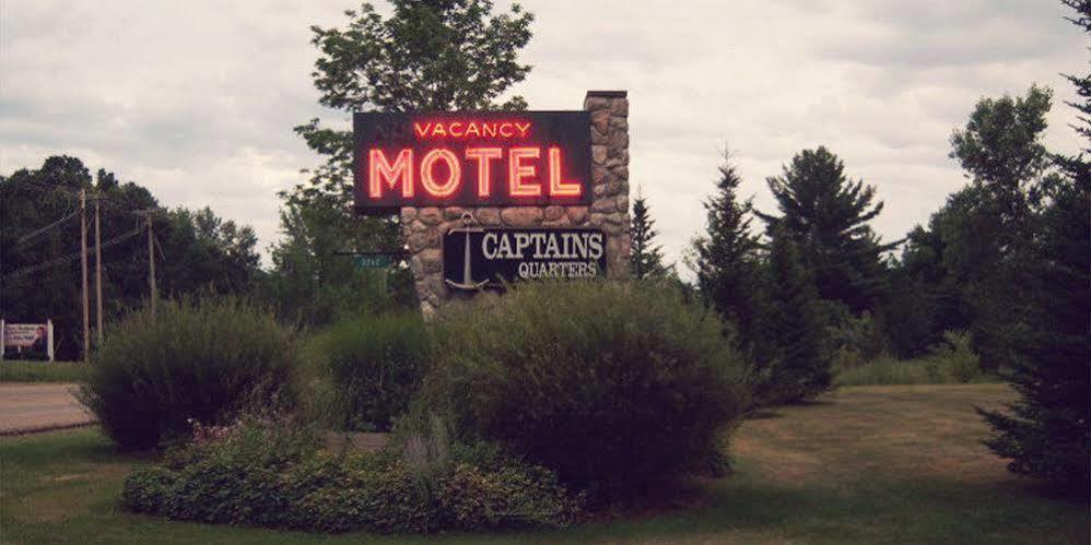 Captain'S Quarters Motel Saugatuck Exterior photo